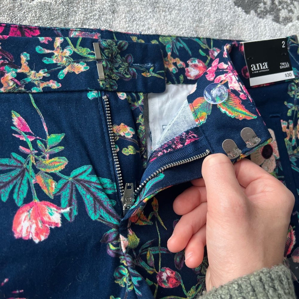 Brand New still with tags A.n.a Twill Shorts. - Picture 3 of 3
